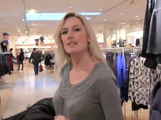 Dois Milf down in the mouth