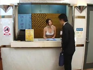 الآسيوية اليابانية الساخن عاهرة مارس الجنس في Bordel سبا التنفيذي