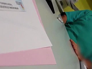 استمنى طبيب أمام المريض