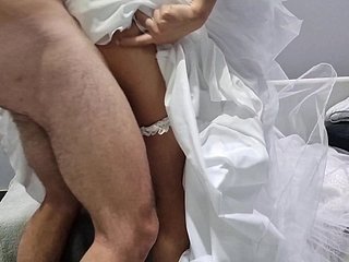Cuckold guarda il matrimonio della moglie