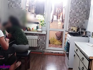 Kocası gitti ve karısı en iyi arkadaşı tarafından becerdin oldu