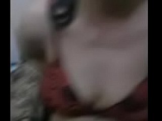 Buceta careca com os olhos vendados linda tia dedos