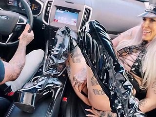 غريب شقراء جبهة تحرير مورو الإسلامية يريد ممارسة الجنس الليلة