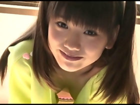 Adolescent japonais mignon Posing
