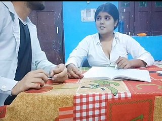मेरी टीचर इतनी हॉट और सेक्सी है कि मैंने अपनी टीचर को चोदा, बड़े स्तन xxxsoniya