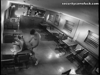 Kapalı Bir Bar, Hardcore Bir Seans İçin Mükemmel Bir Senaryodur