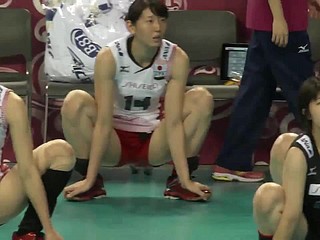 热身美眉