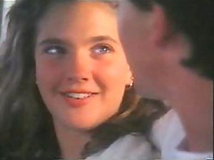Beautiful ดารา Drew Barrymore ในสมัยวัยรุ่นของเธอ - คลิปภาพยนตร์