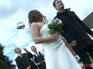 カッコールド新郎は、男は彼の将来の妻ステイシーサランをファック方法を見て楽しんでいます